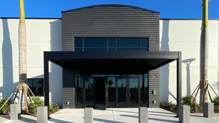 Front porch pergola commercial: Christ Fellowship in South Florida - Pergola Azenoc installed by SYZYGY Global