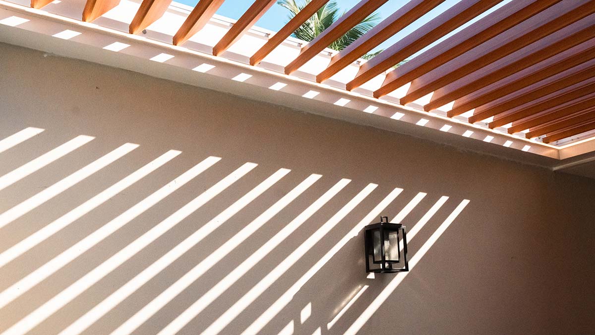 sun protection patio shade - pergola Azenco in Palm Beach