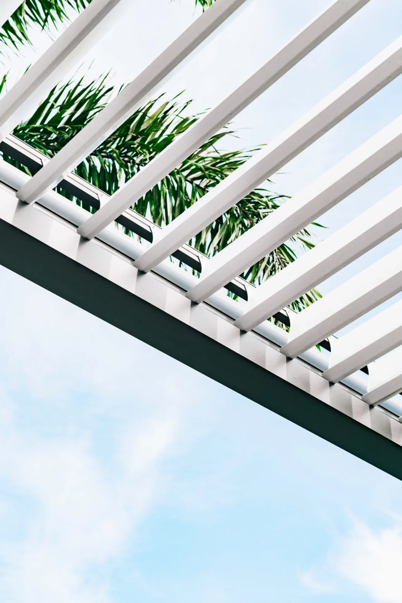 R Blade Louvered Pergola (2)