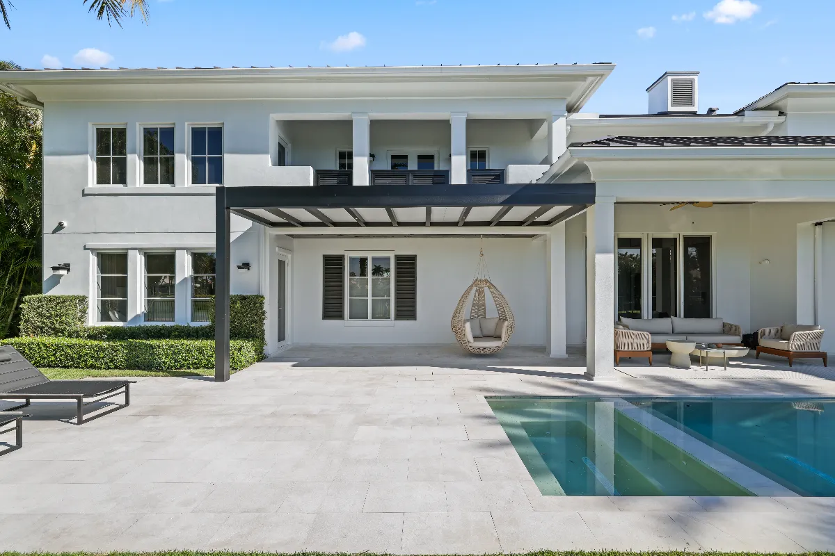 Kaufman Residence featuring SYZYGY Global’s award-winning residential pergola and luxury outdoor living design.
